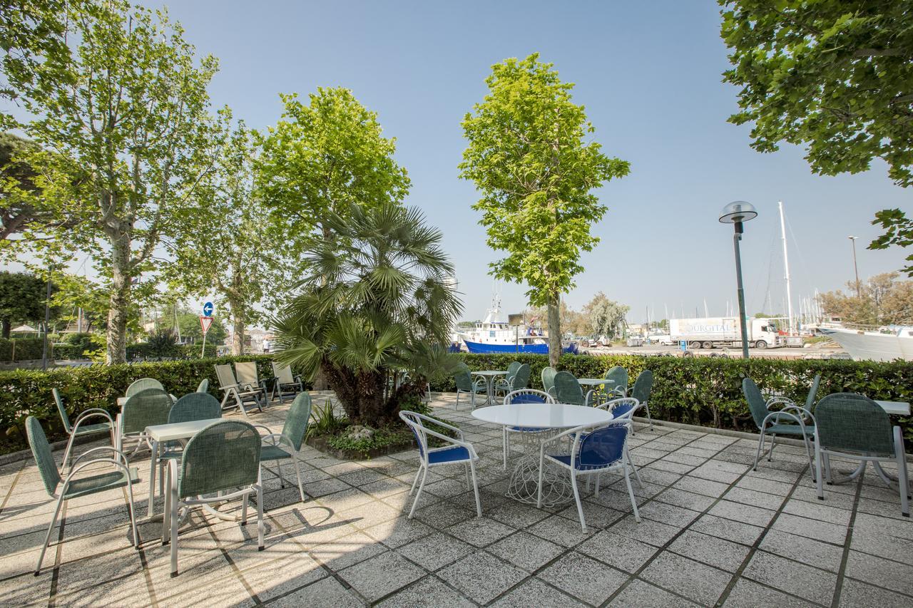 Hotel Baltic Cesenatico Exterior foto